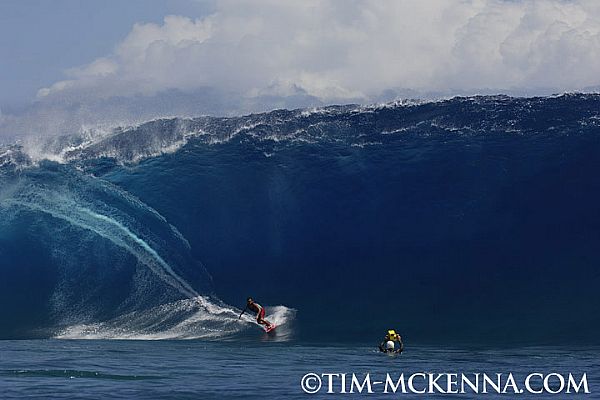 Domingo sangrento em Teahupoo