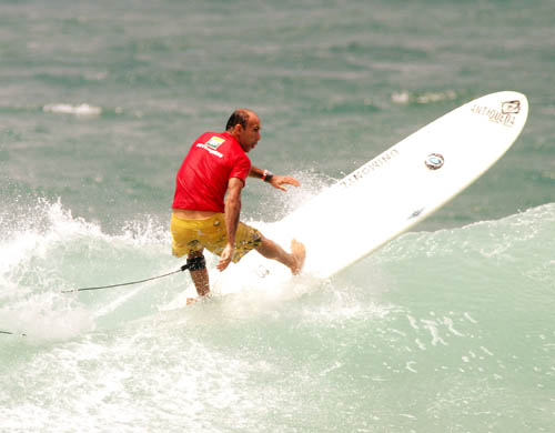 Surfista Almir Salazar leva a melhor sobre Cisco Araña e conquista categoria Super Master