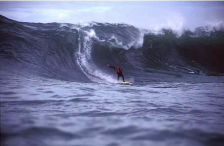 A segurança no surf a reboque (tow-in)