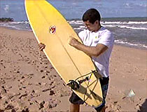 Surfista escapa de tubarão na Bahia