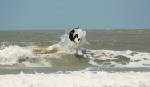 Surf competição nas ondas de rio da amazônia