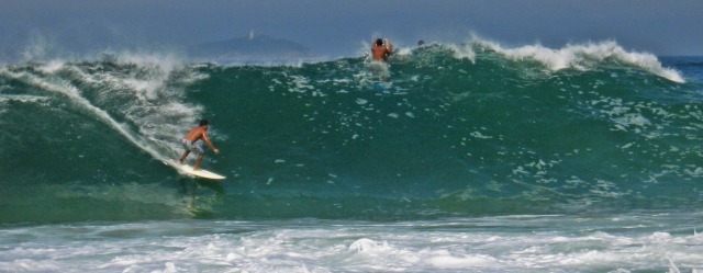 Ressaca de abril no Leme