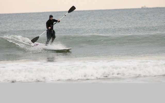 Ski surf é uma nova maneira de pegar ondas