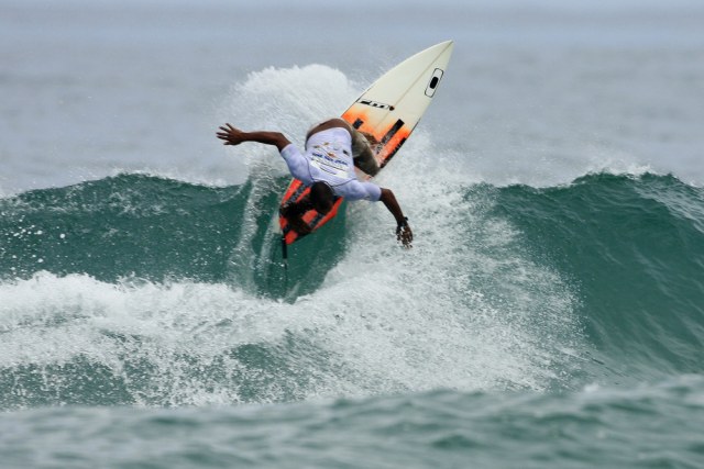 Surf Pro 2010 encerra com ondas grandes na Joaca