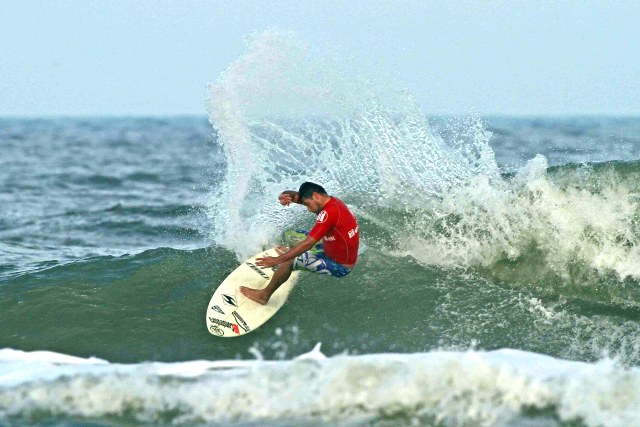 Atair Michereff faturou a Taça Modamar AST de Surf Amador