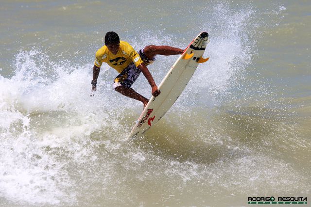 Elivelton Santos vence o Billabong Brasileiro na Paraíba