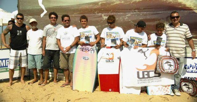 Irmãos do Xexé dominam as ondas do Farol