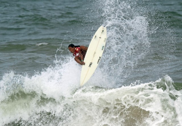 Diana Cristina campeã sul-americana no Billabong Surf Eco Festival