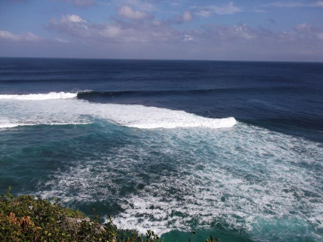 A palavra Uluwatu significa Pedra do Sul por Kaka Campos