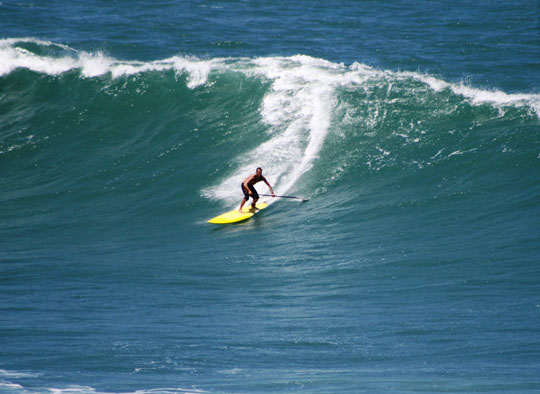 Fabiano Tissot desbrava de SUP a Laje do Balc o Picos Previs o