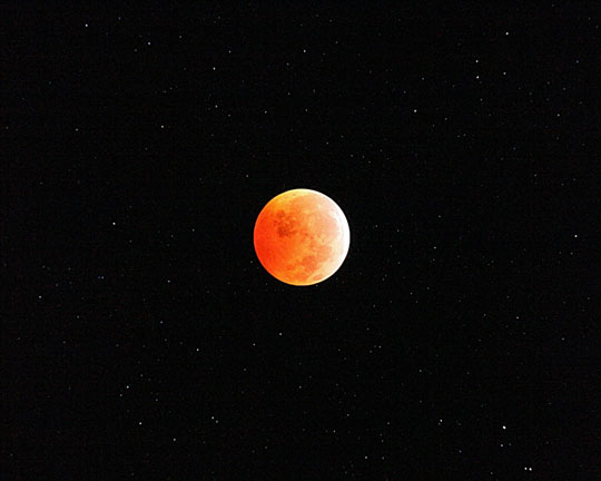 Primeiro eclipse lunar total a ocorrer em um solstício de inverno na idade moderna do surfe