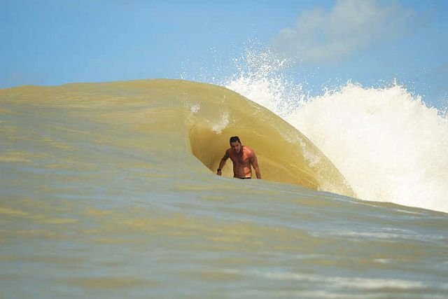 Rodrigo Jordão é página dupla da Hardcore de Outubro 2010