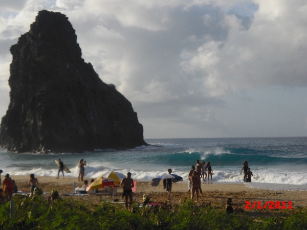 Cacimba do Padre clássico, Bruno Pig faz a mala no primeiro swell do ano,