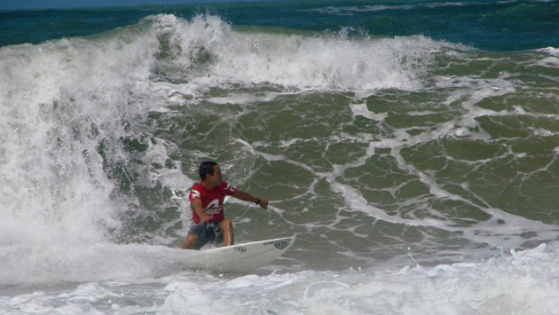 Fábio Quencas campeão da 1ª etapa do Circuito Pernambucano de Surf