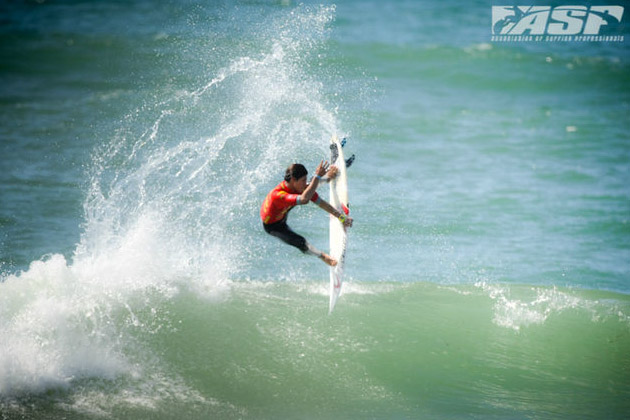 Brasileiros Felix Messias e Gabriel Medina continuam na disputa do ASP Sooruz Lacanau Pro