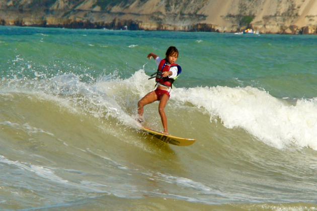 Vitória Rodrigues Rouba a Cena na 3ª Etapa do Smolder Surf Kids