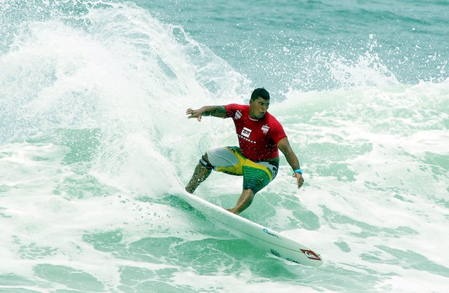 Mullinha e Atalanta Vencem o Petrobras Longboard Classic