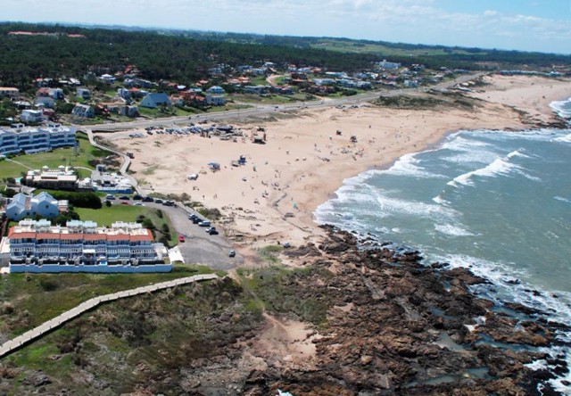 Locais defendem a casa no  Reef Uruguai