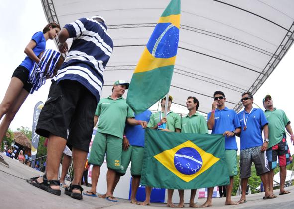 Brasil melhora posição no mundial Master 2012