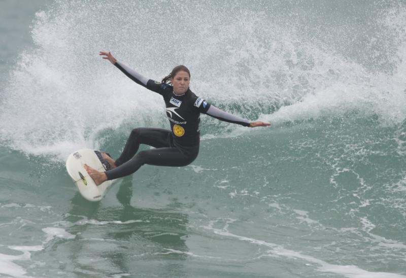 Jacqueline Silva entra na briga por vaga para o WCT 2013