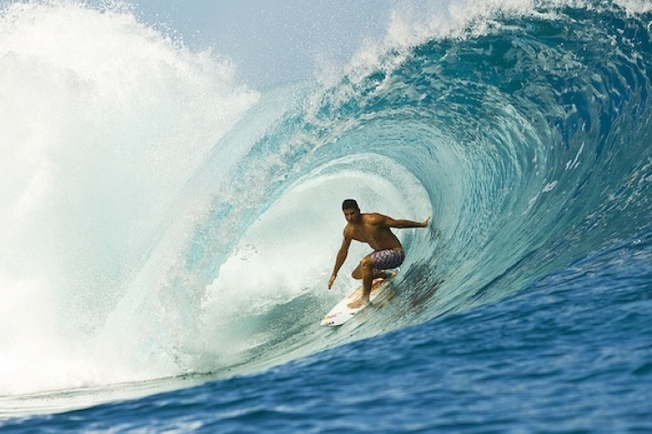 Como surfar Teahupoo