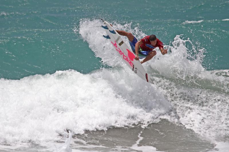 Halley Batista conquista título Nordestino no Mahalo Pernambuco Summer Festival