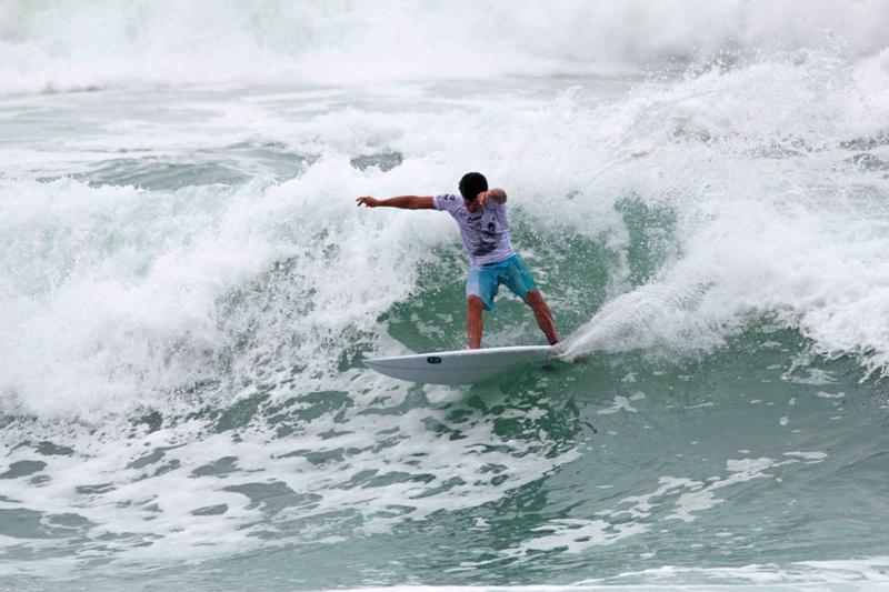 Nova geração bota pra baixo no Circuito Sea Cult Estadual de Surfe HD Sub 18 2012