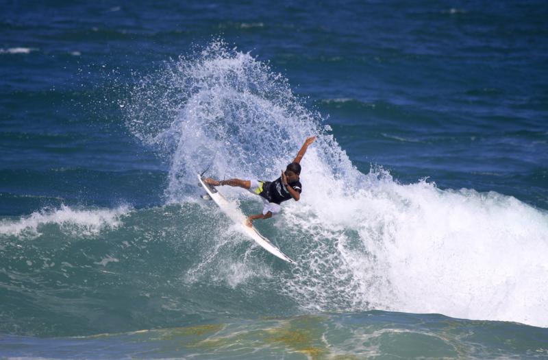 Thomas Demetrio vence 2ª etapa e fica com o título Estadual de Surf Universitário