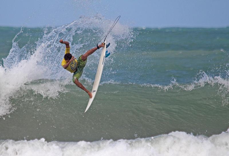 3ª etapa do Cyclone Bali Pernambucano de Surf 2013