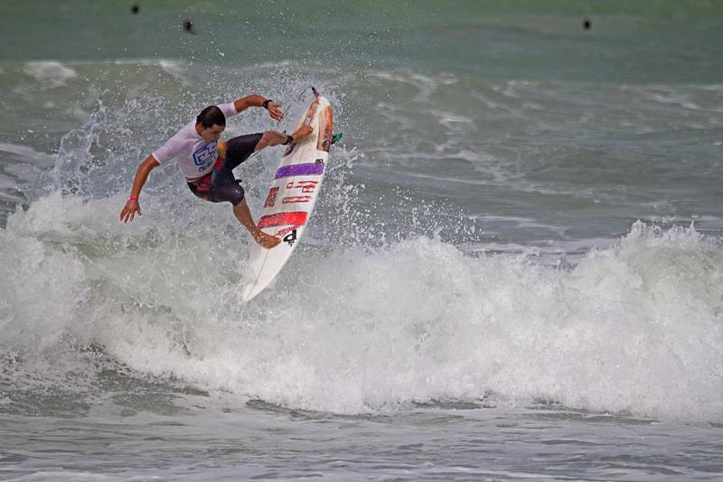 Raphael Seixas vence Cyclone Bali Pernambucano no Itapuama Surf Festival