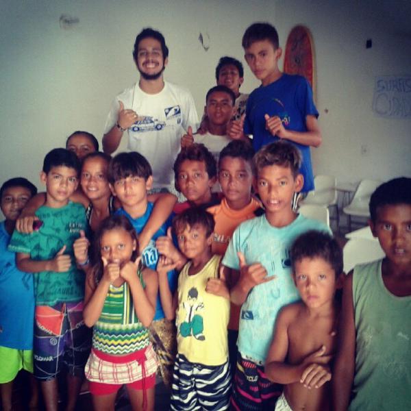 Surfistas de Cristo no Boca do Golfinho