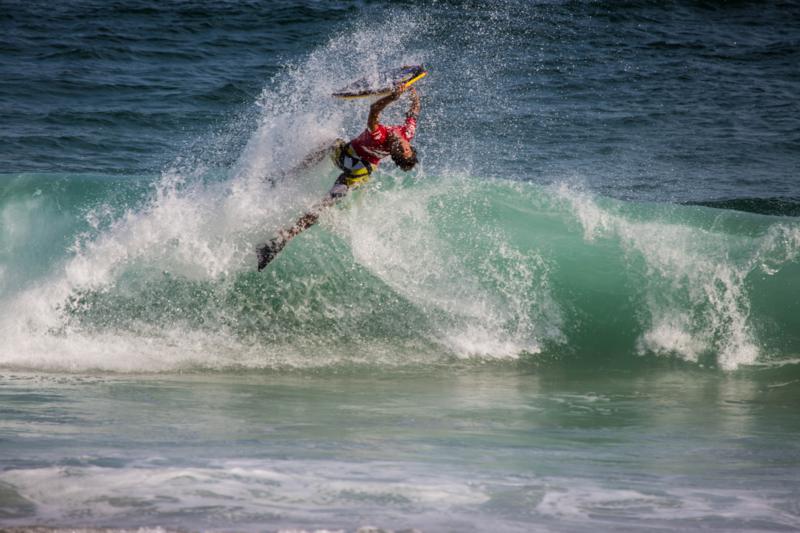 Israel Sallas voa alto e leva a Profissional na Última Etapa do Niteroiense de Bodyboarding