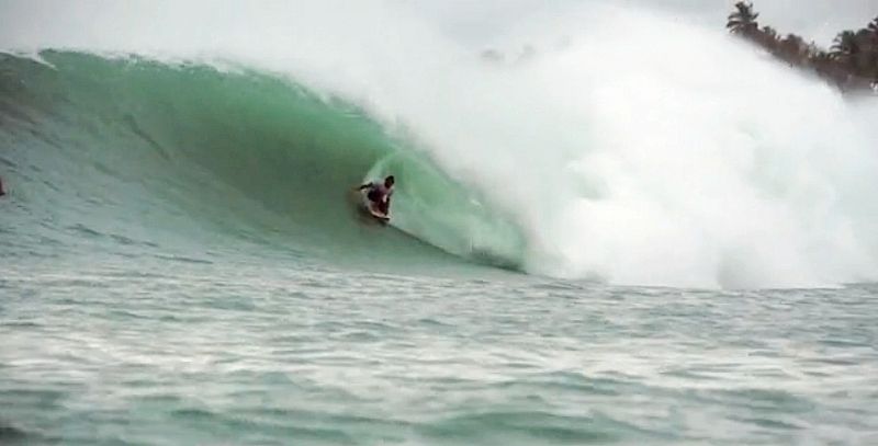 Jerome Sahyoun - Swell de Setembro em Nias