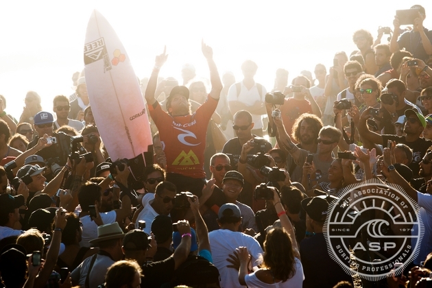 Kai Otton bate Nat Young e vence o Rip Curl Pro Portugal 2013