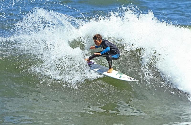 João Vitor Chumbinho é destaque na segunda etapa do estadual de surfe profissional