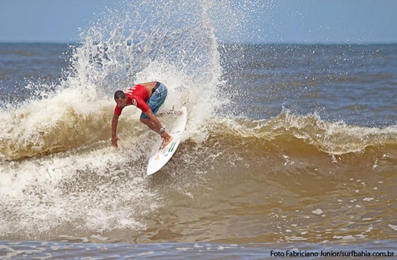 Personalidades do surf brasileiro participarão de festival na Praia do Forte