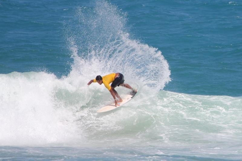 Ícaro Lopes e Nathalie Martins são os grandes vencedores do Brasil Tour Surf Universitário 2013