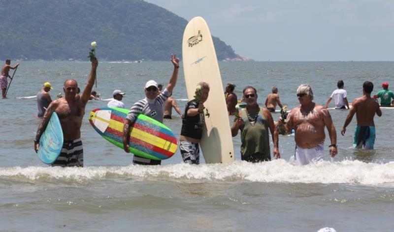 Amigos reverenciam Eduardo Argento, um dos pioneiros do surfe