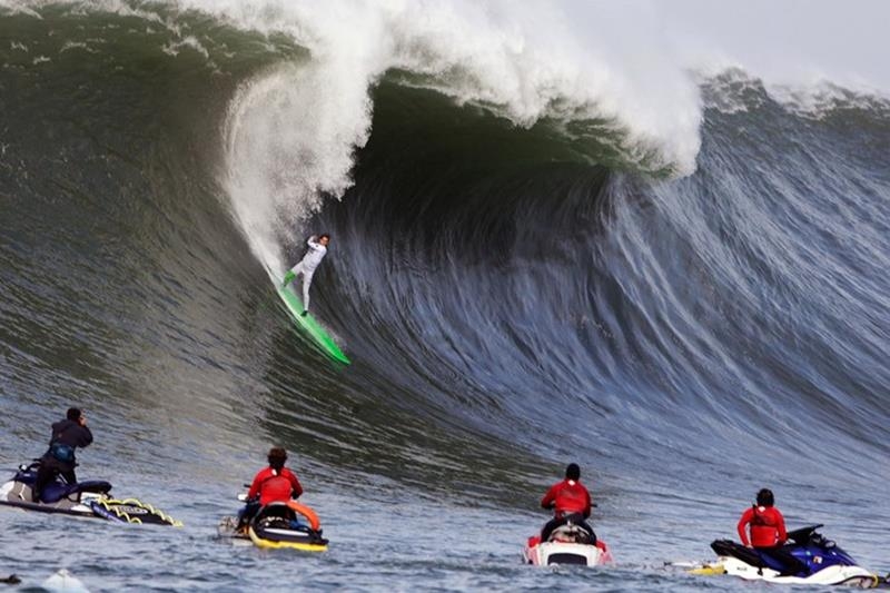 Os Melhores Surfistas de Ondas Grandes do Mundo Solidificados para o BWWT