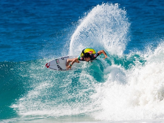 Gabriel Medina salva a pátria na abertura do Quiksilver Pro