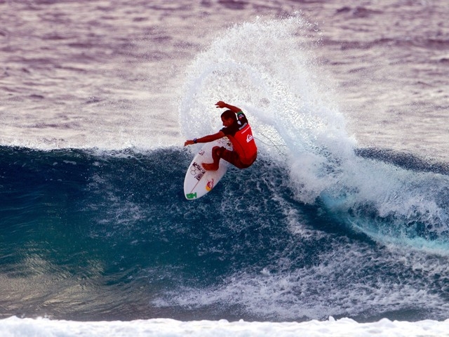 Mineirinho passa pela repescagem do Quiksilver Pro 2014