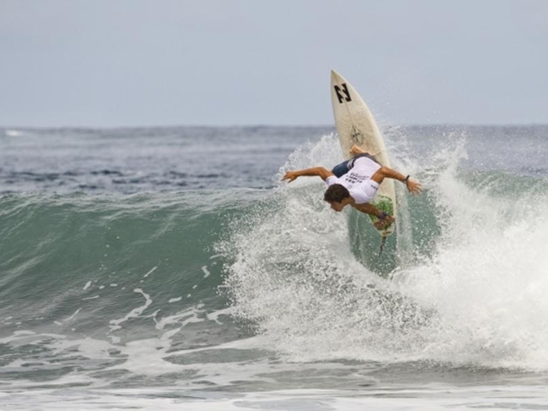 Mateia Hiquily Arrasta Tudo no Papara Pro Surf Festival