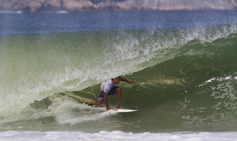 Michel Bourez e Sally Fitzgibbons Vencem o Billabong Rio Pro