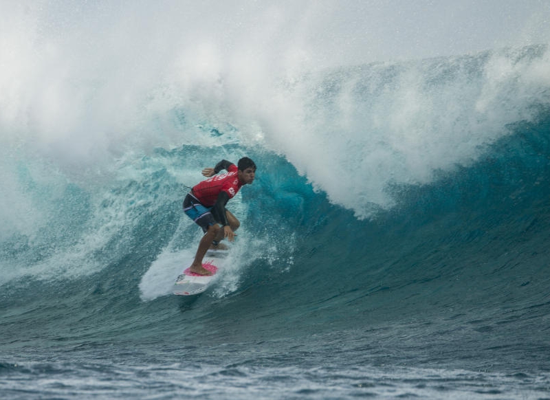 Três brasileiros continuam na disputa do título no WCT das Ilhas Fiji