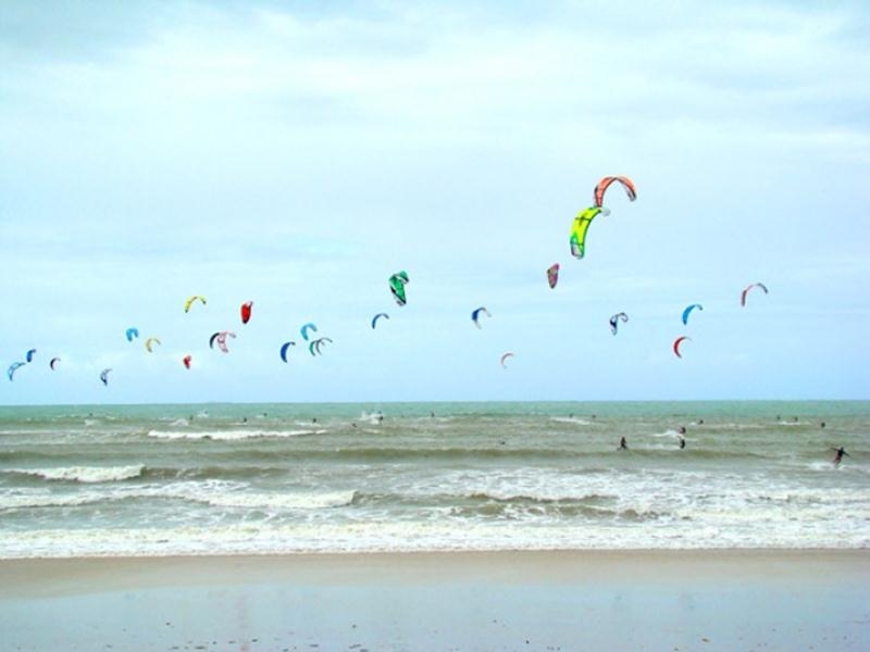 Regata de Kitesurf Movimentou o Feriado no Pontal de Maracaipe