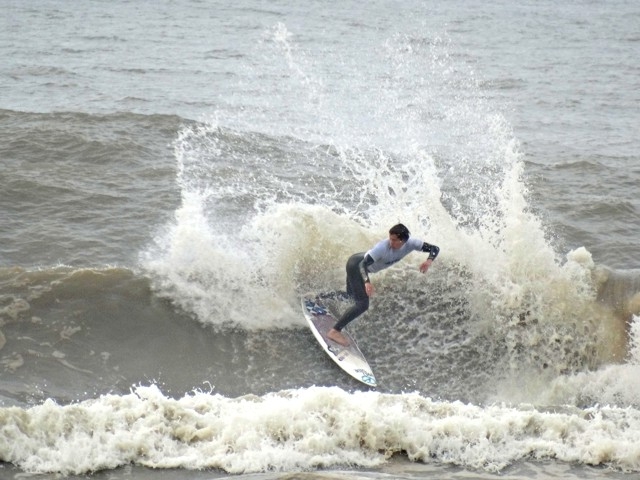 Josias Pedrinha é o grande campeão da 1ª etapa do circuito ASTRI de Surf