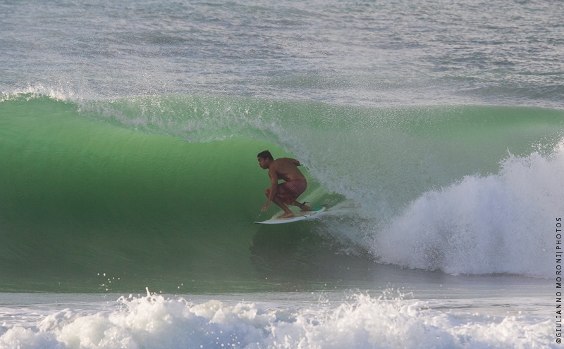 André Barros - Freesurf matinal na Enseada dos Corais