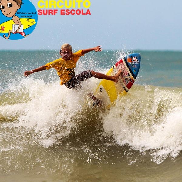 Yuri Barros dominou forte na 1ª etapa do Circuito Surf Escola 2014