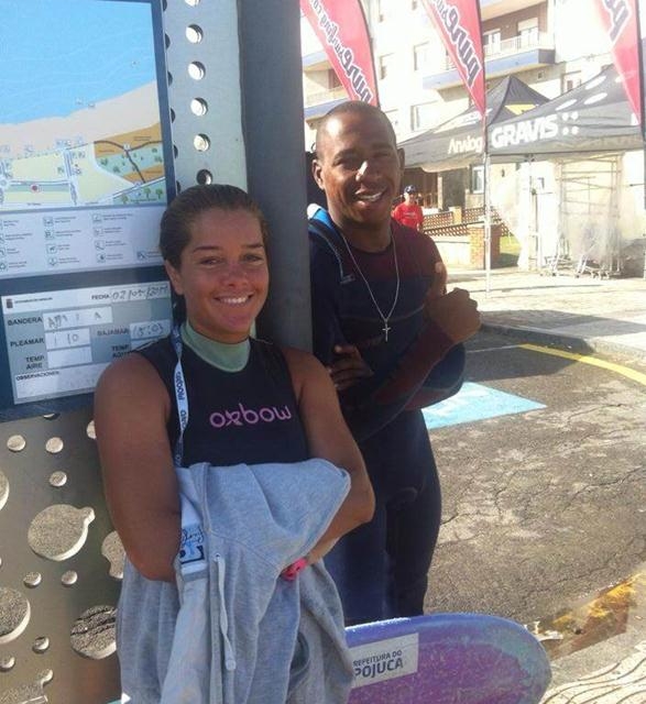 Atalanta Batista e Jefson Silva vencem no Salinas Longboard Festival na Espanha