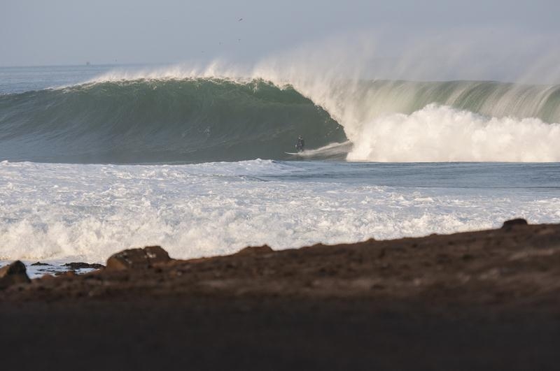 Mar gigante em El Gringo adia início do ASP 3-Star do Chile